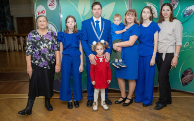 &laquo;Семья &ndash; главная ценность&raquo;: на Западно-Сибирской железной дороге наградили победителей проекта "Семейные ценности и традиции 2025"