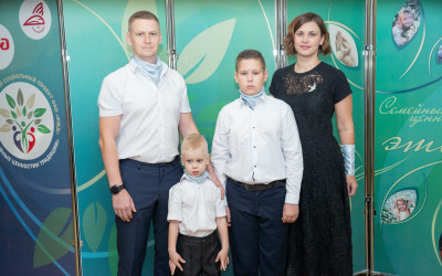 &laquo;Семья &ndash; главная ценность&raquo;: на Западно-Сибирской железной дороге наградили победителей проекта "Семейные ценности и традиции 2025"