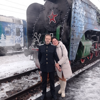 Семьи Октябрьской дороги собрались в Семейной гостиной.