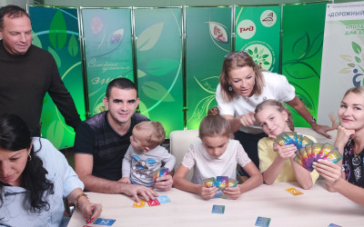 «Вся наша жизнь -игра!» - сказали Челябинские семьи и вечер приобрел атмосферу веселья и теплого общения.