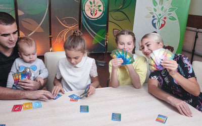 «Вся наша жизнь -игра!» - сказали Челябинские семьи и вечер приобрел атмосферу веселья и теплого общения.