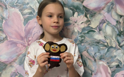 Мастер – класс «Шеврон для героя» провели для семей волонтёры ЮУЖД.