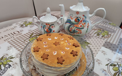 Сладкие традиции: медовик, объединяющий поколения! 