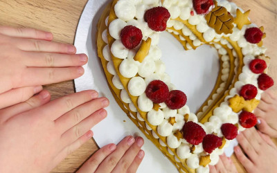 Сладкие традиции: медовик, объединяющий поколения! 