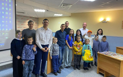 Экскурсия для детей сотрудников Эксплуатационного локомотивного депо в Вологде.