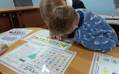 Экскурсия для детей сотрудников Эксплуатационного локомотивного депо в Вологде.