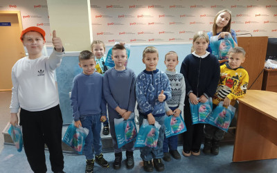 Экскурсия для детей сотрудников Эксплуатационного локомотивного депо в Вологде.