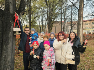 Мастер класс &laquo;Кормушка для белочек и птиц&raquo;