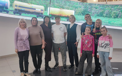 Рубрика «Семейные встречи». Путешествие в прошлое и будущее: Челябинские семьи побывали в сердце истории ЮУЖД.