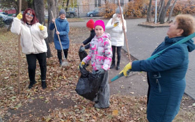 Рубрика «Семейные встречи». Субботник у «Красного коммунара»