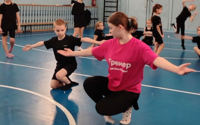 «Ура! Каникулы!» - сказали родители и повели детей на танцевальный детский мастер класс в  г. Бузулук.