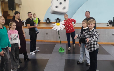 Рубрика &laquo;Семейные встречи&raquo; г. Челябинск. Интерактивная программа  &laquo;От кубика до ромашки&raquo;