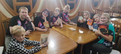 Книжный круговорот в Челябинском Дорожном семейном клубе. 