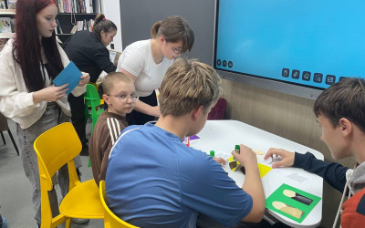 Рубрика &laquo;Семейные встречи&raquo; г. Бузулук. Мастер &ndash; класс по созданию открыток ко Дню бабушек и дедушек.