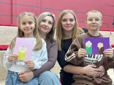 Рубрика &laquo;Семейные встречи&raquo; г. Бузулук. Мастер &ndash; класс по созданию открыток ко Дню бабушек и дедушек.