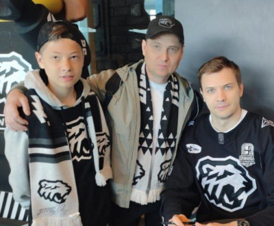 Челябинские семьи стали свидетелями Уральского хоккейного дерби.