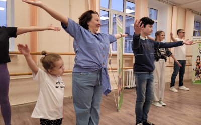 Зажигательный танцевальный флешмоб в Свердловском семейном клубе!