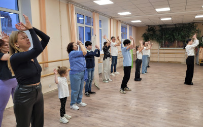 Зажигательный танцевальный флешмоб в Свердловском семейном клубе!