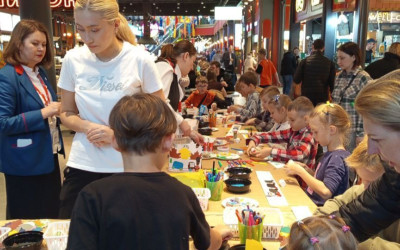  Семьи-волонтеры поучаствовали в организации и проведении открытия «Фестиваля профессий» в Музее железных дорог России.