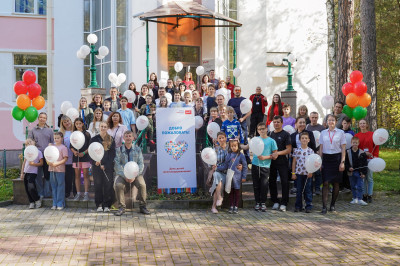 Путь в профессию:  25 сентября 2025 г. на Западно-Сибирской магистрали впервые провели культурно-просветительское мероприятие «День детей железнодорожников», участниками которого стали более  60 школьников и их родителей.