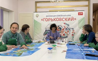 Волшебство своими руками: в семейном клубе &laquo;Горьковский&raquo; создали новогоднее настроение