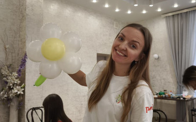 В Комсомольском  «Дорожном семейном клубе» прошел увлекательный мастер-класс по изготовлению цветов из шаров для моделирования! 