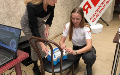 В Комсомольском  «Дорожном семейном клубе» прошел увлекательный мастер-класс по изготовлению цветов из шаров для моделирования! 