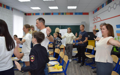 В семейном клубе железнодорожников на Приволжской детской железной дороги с большим успехом прошел увлекательный интеллектуальный семейный триатлон «Код здоровья». 