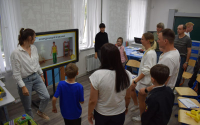 В семейном клубе железнодорожников на Приволжской детской железной дороги с большим успехом прошел увлекательный интеллектуальный семейный триатлон «Код здоровья». 