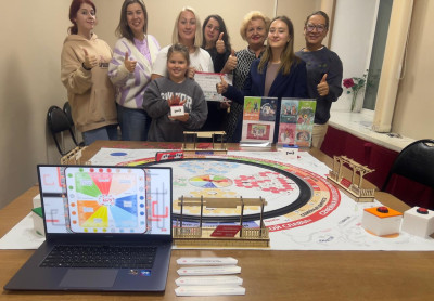 Игра «Платформа №7» показала, что дистанция не мешает единству: железнодорожников объединяют профессиональная гордость, традиции и крепкие семейные связи.