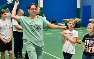 «Мама, папа, я — одна команда»: яркий пример семейного сплочения на спортивном празднике!