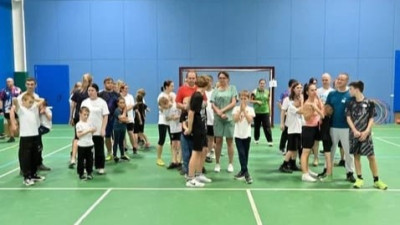 «Мама, папа, я — одна команда»: яркий пример семейного сплочения на спортивном празднике!