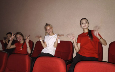 Семьи Комсомольского "Дорожного семейного клуба"   окунулись в волшебный мир цирка!