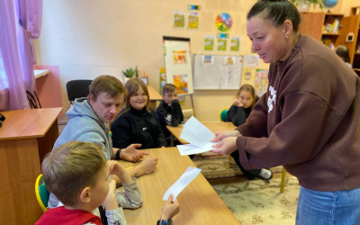 &laquo;Жизнь в твоих руках&raquo;: Хабаровские семьи осваивают навыки первой помощи.