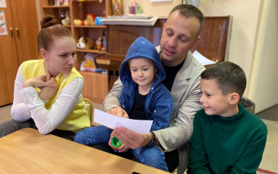 &laquo;Жизнь в твоих руках&raquo;: Хабаровские семьи осваивают навыки первой помощи.