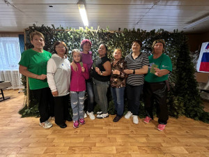 Семьи Южно-Сахалинского ДСК приняли участие в мастер-классе «Добро своими руками» по изготовлению маскировочных сетей для нужд специальных операций.