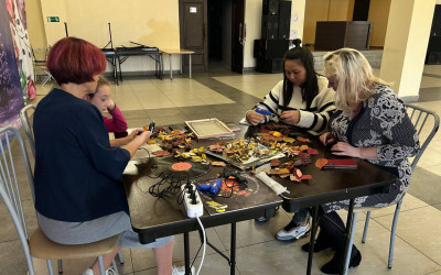 «Очень приятно видеть своего ребенка таким увлеченным! Я и сама открыла для себя столько нового... Осень – прекрасная пора!» Южно-Сахалинский ДСК.