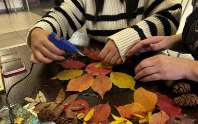 «Очень приятно видеть своего ребенка таким увлеченным! Я и сама открыла для себя столько нового... Осень – прекрасная пора!» Южно-Сахалинский ДСК.