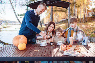 Семейный альбом: в Свердловском семейном клубе семьи поделились своими фотографиями на очередной встрече