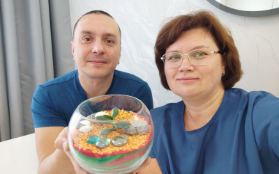 Создай уникальный уютный уголок у себя дома! В Свердловском семейном клубе прошел мастер-класс по созданию флорариума.