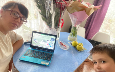 Семьи Свердловского семейного клуба собрались в виртуальной гостиной на игру «Культура и история железных дорог»