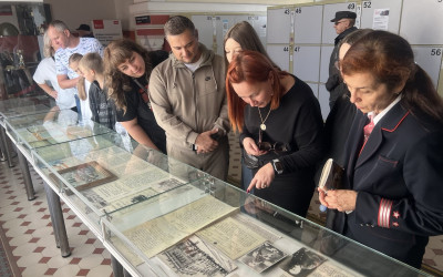 Семьи работников Дальневосточной железной дороги посетили уникальную экскурсию по Владивостокскому железнодорожному вокзалу.