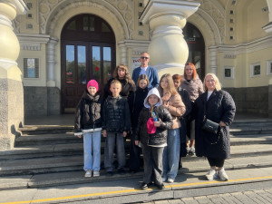 Семьи работников Дальневосточной железной дороги посетили уникальную экскурсию по Владивостокскому железнодорожному вокзалу.